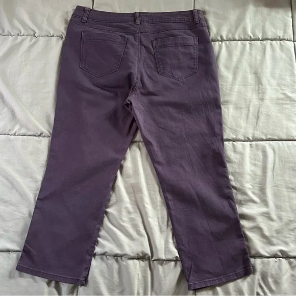 Dana Buchman - Picture 4 of 9